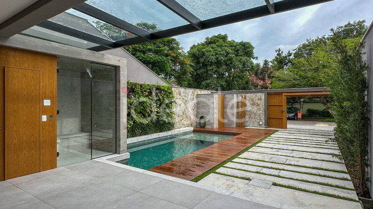 Imagem Casa de Condomínio com 5 Quartos à Venda, em Barra Da Tijuca - Rio De Janeiro Imagem Casa de Condomínio com 5 Quartos à Venda, em Barra Da Tijuca - Rio De Janeiro