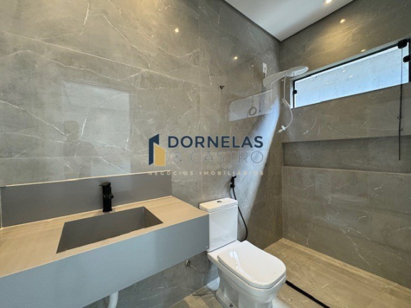 Imagem Casa com 3 Quartos à Venda, 400 m² em Guará I - Brasília Imagem Casa com 3 Quartos à Venda, 400 m² em Guará I - Brasília