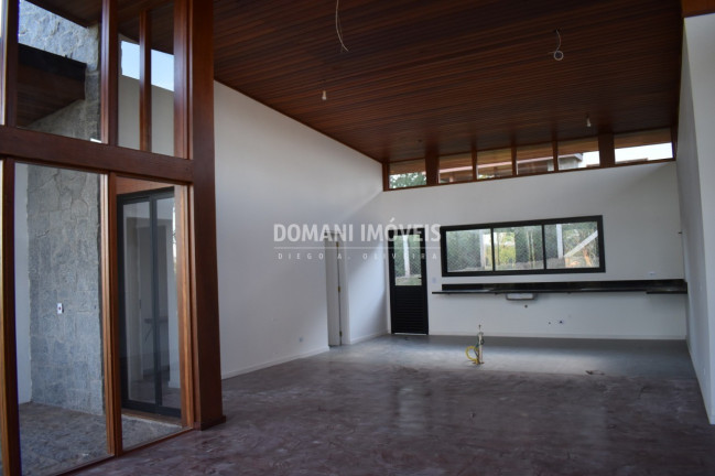 Imagem Casa com 3 Quartos à Venda, 148 m² em Região De Capivari - Campos Do Jordão
