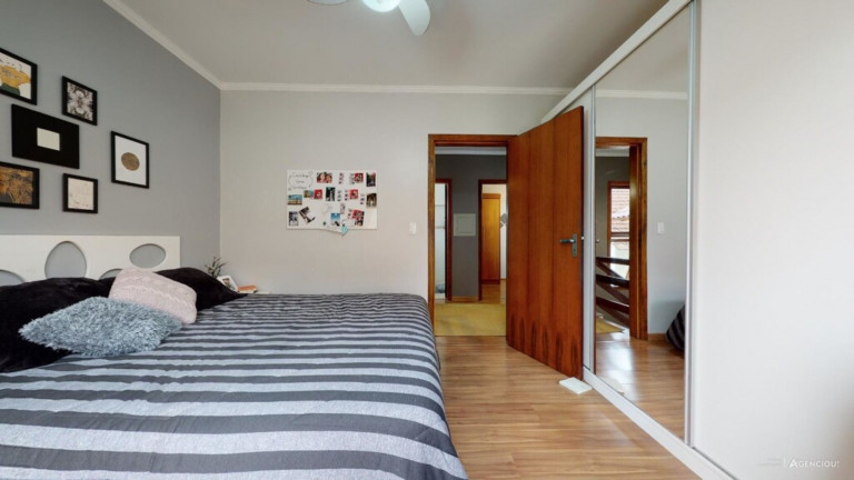 Imagem Imóvel com 3 Quartos à Venda, em Camaquã - Porto Alegre Imagem Imóvel com 3 Quartos à Venda, em Camaquã - Porto Alegre