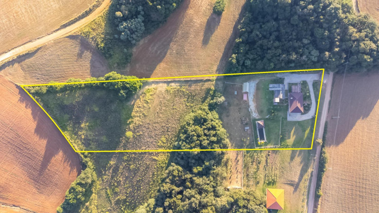 Imóvel com 2 Quartos à Venda, 12.200 m² em Colônia Rodrigues - Campo Magro