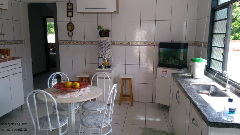 Imagem Casa com 3 Quartos à Venda, 200 m² em Jardim Country Club - Poços De Caldas