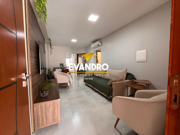 Casa com 3 Quartos à Venda, 186 m² em Santa Cruz - Cuiabá