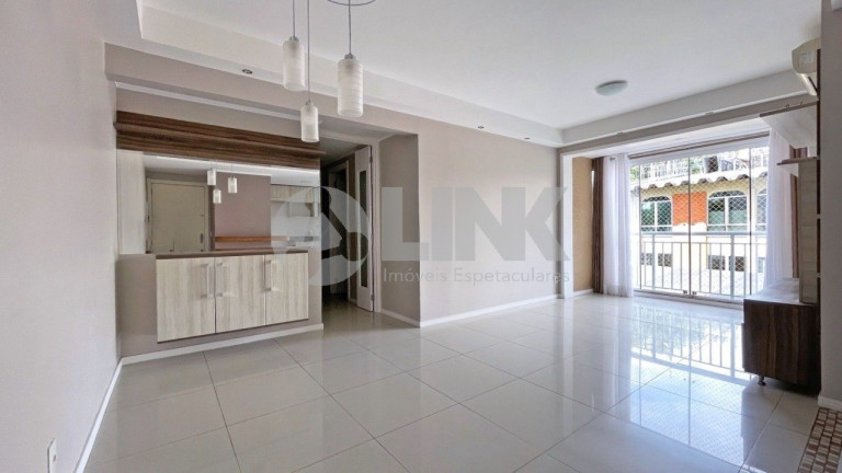 Apartamento com 3 Quartos à Venda, 83 m² em Passo Da Areia - Porto Alegre