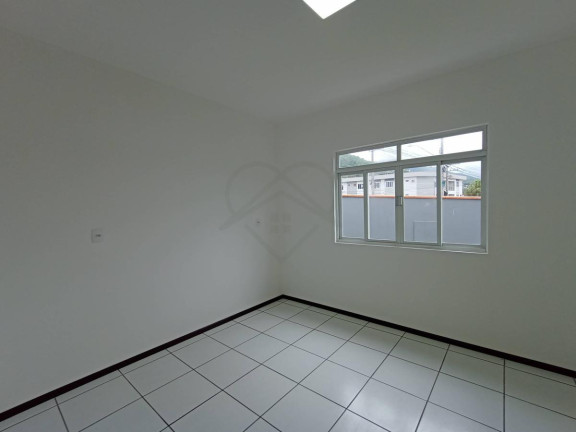 Imagem Casa com 3 Quartos à Venda, 375 m²