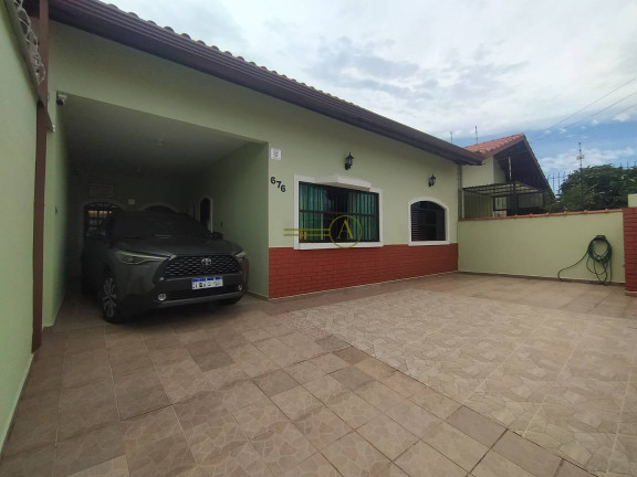 Casa com 3 Quartos à Venda, 240 m² em Balneário Stella Maris - Peruíbe