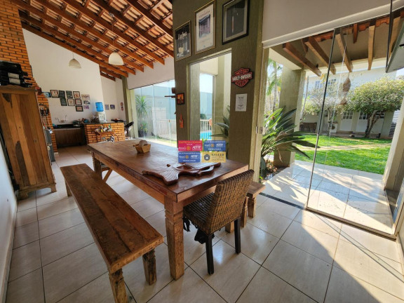 Imagem Casa com 4 Quartos à Venda, 300 m² em Jardim Eliza I - Foz Do Iguaçu Imagem Casa com 4 Quartos à Venda, 300 m² em Jardim Eliza I - Foz Do Iguaçu