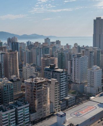 Imagem Apartamento com 2 Quartos à Venda, 79 m² em Meia Praia - Itapema