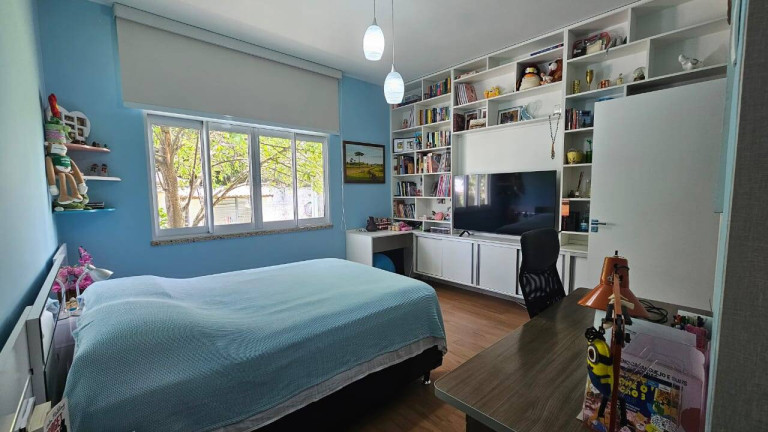 Imagem Casa com 4 Quartos à Venda, 1.600 m² em Flores - Manaus Imagem Casa com 4 Quartos à Venda, 1.600 m² em Flores - Manaus