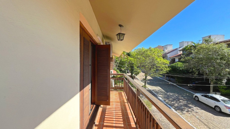 Imagem Casa com 3 Quartos à Venda, 172 m² em Teresópolis - Porto Alegre Imagem Casa com 3 Quartos à Venda, 172 m² em Teresópolis - Porto Alegre