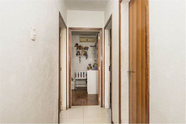 Imagem Imóvel com 3 Quartos à Venda, em Santa Tereza - Porto Alegre Imagem Imóvel com 3 Quartos à Venda, em Santa Tereza - Porto Alegre