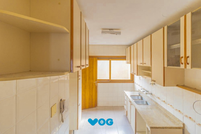 Imagem Imóvel com 3 Quartos à Venda, 225 m² em Petrópolis - Porto Alegre Imagem Imóvel com 3 Quartos à Venda, 225 m² em Petrópolis - Porto Alegre