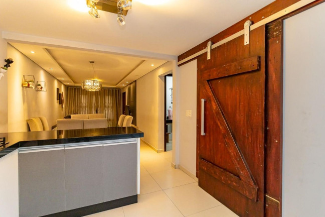 Imagem Casa com 3 Quartos à Venda, 135 m² em Jardim Das Américas - Curitiba Imagem Casa com 3 Quartos à Venda, 135 m² em Jardim Das Américas - Curitiba