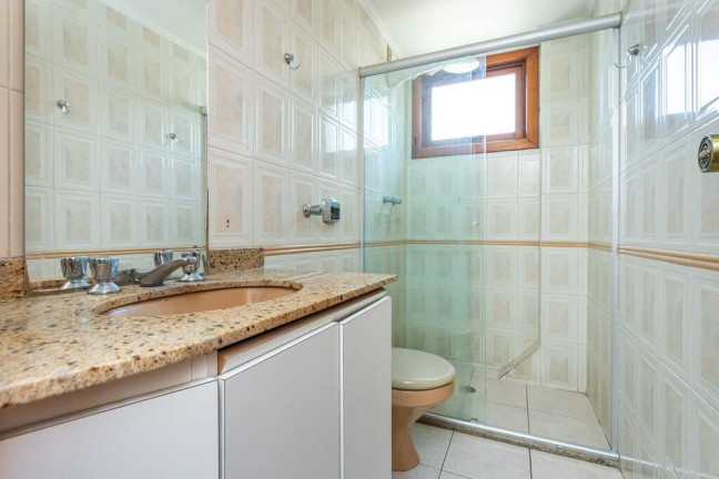 Imagem Imóvel com 2 Quartos à Venda,  em Passo Da Areia - Porto Alegre
