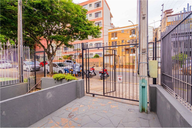 Imagem Casa com 4 Quartos à Venda, 98 m² em Petrópolis - Porto Alegre