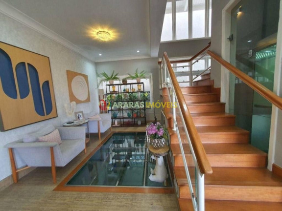 Sobrado com 4 Quartos à Venda, 527 m² em Centro - Bertioga