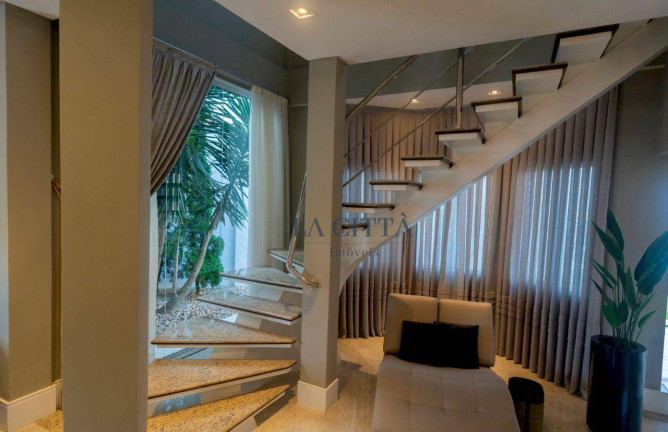 Imagem Casa com 4 Quartos à Venda, 381 m² em Vila Operária - Itajaí