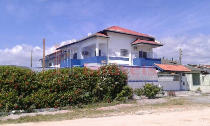 Sobrado com 3 Quartos à Venda, 362 m² em Brasília  - Itapoá