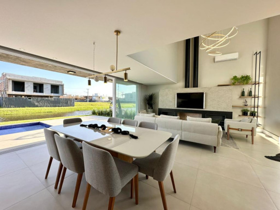 Imagem Casa com 4 Quartos à Venda, em Centro - Xangri-la Imagem Casa com 4 Quartos à Venda, em Centro - Xangri-la