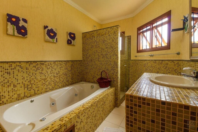 Imagem Casa com 3 Quartos à Venda, 197 m² em Hípica - Porto Alegre Imagem Casa com 3 Quartos à Venda, 197 m² em Hípica - Porto Alegre