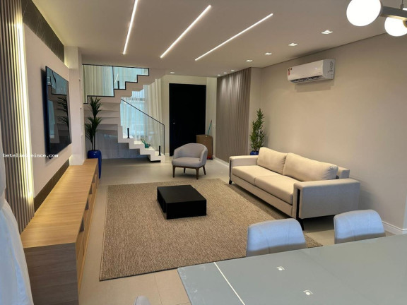 Imagem Casa de Condomínio com 4 Quartos à Venda, 275 m² em Cidade Alpha - Eusébio