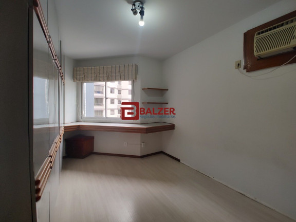 Imagem Apartamento com 4 Quartos à Venda, 257 m² em Centro - Florianópolis Imagem Apartamento com 4 Quartos à Venda, 257 m² em Centro - Florianópolis