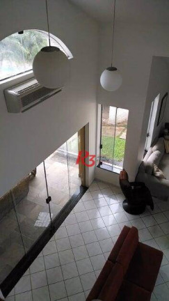 Imagem Casa com 5 Quartos à Venda, 371 m² em Balneário Praia Do Pernambuco - Guarujá Imagem Casa com 5 Quartos à Venda, 371 m² em Balneário Praia Do Pernambuco - Guarujá