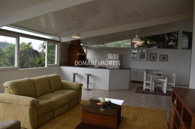 Imagem Casa com 4 Quartos à Venda, 205 m² em Região Do Alto Do Capivari - Campos Do Jordão