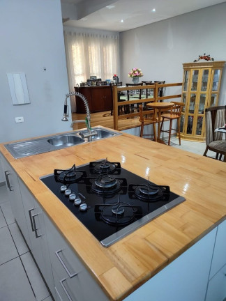 Imagem Casa com 3 Quartos à Venda, 240 m² em Cajuru - Curitiba Imagem Casa com 3 Quartos à Venda, 240 m² em Cajuru - Curitiba