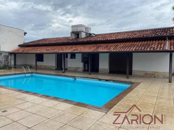 Casa com 8 Quartos à Venda, 1.000 m² em Centro - Taubaté