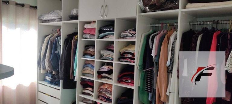 Imagem Casa com 3 Quartos à Venda, 2.020 m² em Ganchinho - Curitiba Imagem Casa com 3 Quartos à Venda, 2.020 m² em Ganchinho - Curitiba