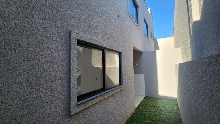 Imagem Casa com 3 Quartos à Venda, 100 m² em Santa Cândida - Curitiba