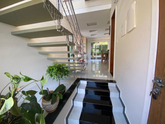Imagem Sobrado com 4 Quartos à Venda, 253 m² em Ingleses Do Rio Vermelho - Florianópolis Imagem Sobrado com 4 Quartos à Venda, 253 m² em Ingleses Do Rio Vermelho - Florianópolis