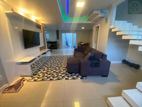 Sobrado com 3 Quartos à Venda, 189 m² em Oficinas - Ponta Grossa