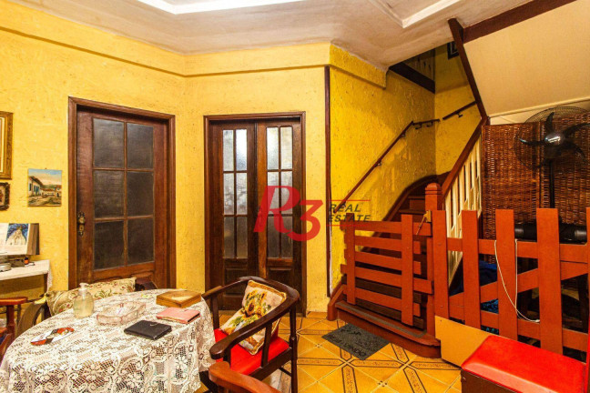 Imagem Sobrado com 4 Quartos à Venda, 291 m² em Encruzilhada - Santos