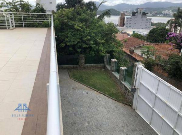 Imagem Casa com 3 Quartos à Venda, 365 m² em Agronômica - Florianópolis Imagem Casa com 3 Quartos à Venda, 365 m² em Agronômica - Florianópolis