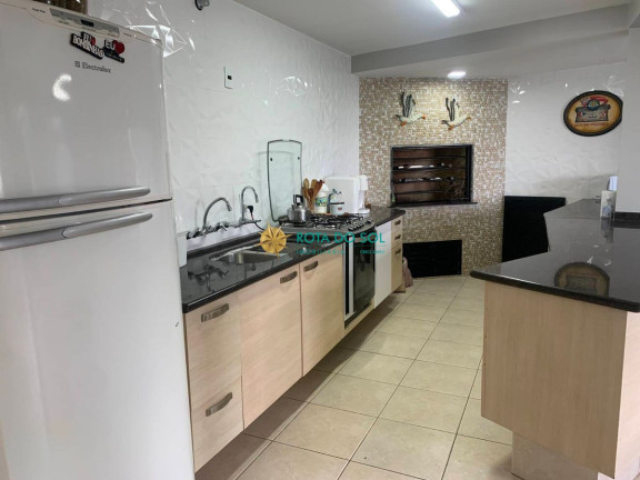 Imagem Casa com 5 Quartos à Venda, 260 m² em Bombas - Bombinhas Imagem Casa com 5 Quartos à Venda, 260 m² em Bombas - Bombinhas