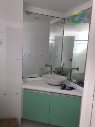 Imagem Apartamento com 4 Quartos à Venda, 211 m²
