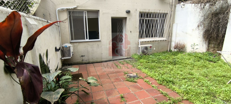 Imagem Apartamento com 2 Quartos à Venda, 77 m² em Menino Deus - Porto Alegre Imagem Apartamento com 2 Quartos à Venda, 77 m² em Menino Deus - Porto Alegre
