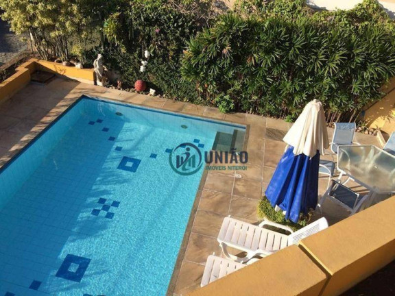 Casa com 4 Quartos à Venda, 650 m² em Itacoatiara - Niterói