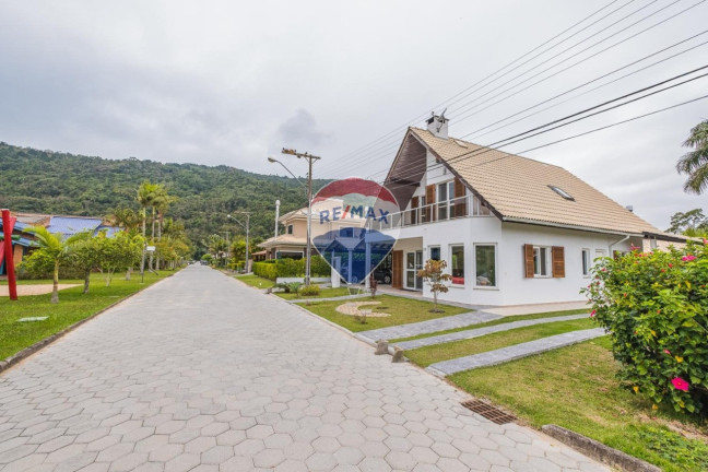 Imagem Casa com 4 Quartos à Venda, 400 m² em Cachoeira Do Bom Jesus - Florianópolis Imagem Casa com 4 Quartos à Venda, 400 m² em Cachoeira Do Bom Jesus - Florianópolis
