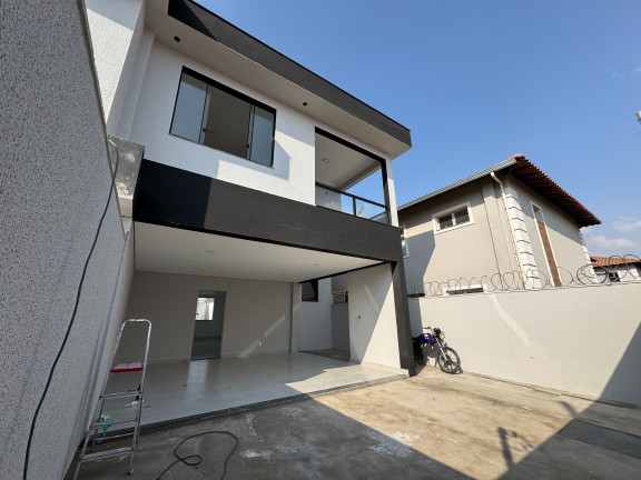 Casa com 3 Quartos à Venda, 170 m² em R$850.000,00 // Parque Xangri-lá - Contagem