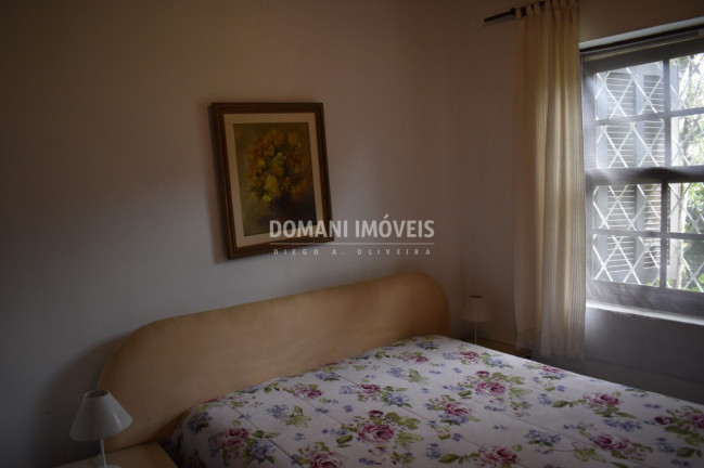 Imagem Casa com 4 Quartos à Venda, 210 m² em Região De Capivari - Campos Do Jordão