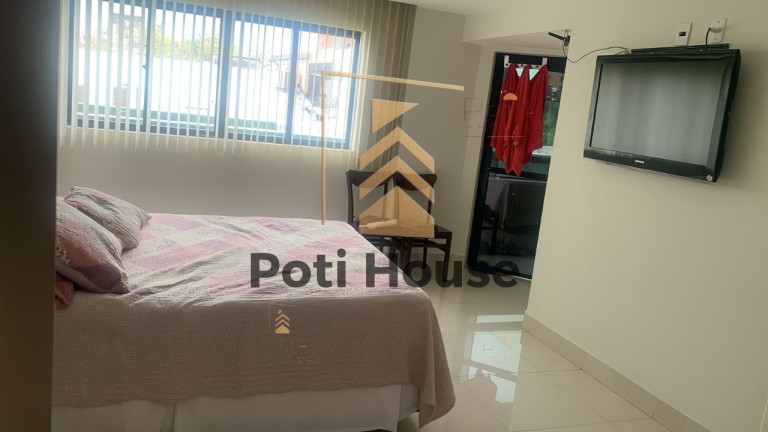 Imagem Imóvel com 3 Quartos à Venda, 307 m² em Candelária - Natal Imagem Imóvel com 3 Quartos à Venda, 307 m² em Candelária - Natal