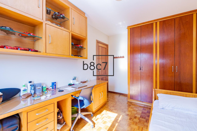 Imagem Casa com 3 Quartos à Venda, 129 m² em Santo Inácio - Curitiba Imagem Casa com 3 Quartos à Venda, 129 m² em Santo Inácio - Curitiba