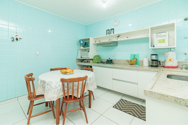 Imagem Casa com 3 Quartos à Venda, 186 m² em Passo Da Areia - Porto Alegre Imagem Casa com 3 Quartos à Venda, 186 m² em Passo Da Areia - Porto Alegre