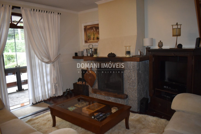 Imagem Imóvel com 4 Quartos à Venda, 178 m² em Região De Capivari - Campos Do Jordão Imagem Imóvel com 4 Quartos à Venda, 178 m² em Região De Capivari - Campos Do Jordão
