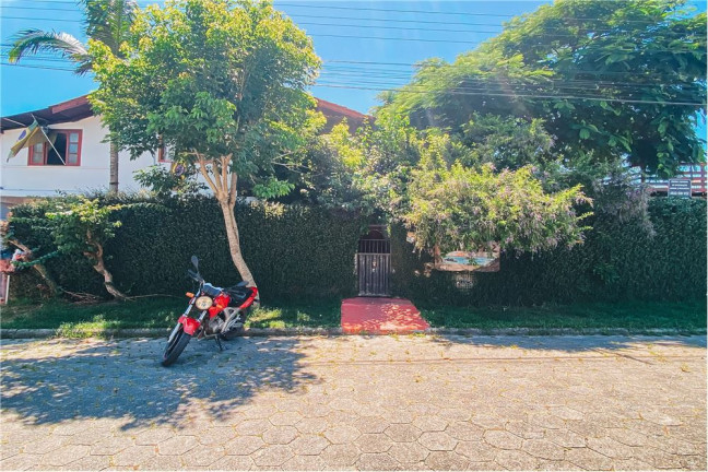 Casa com 3 Quartos à Venda,  em Bombinhas - Bombinhas