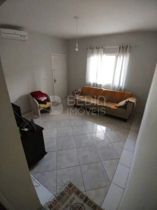 Imagem Casa com 3 Quartos à Venda, 198 m² em Centro - Balneário Camboriú Imagem Casa com 3 Quartos à Venda, 198 m² em Centro - Balneário Camboriú