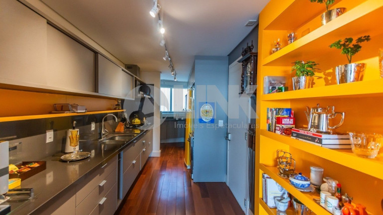 Imagem Apartamento com 3 Quartos à Venda, 120 m² em Moinhos De Vento - Porto Alegre